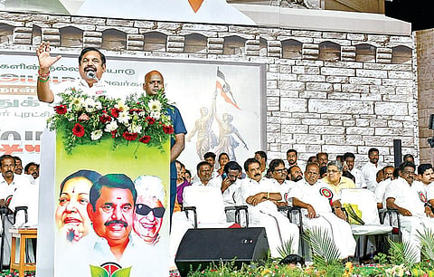 பதவி இல்லை என்றதும் கட்சிக்கே துரோகம் செய்தவர்தான் ஓ.பன்னீர்செல்வம்: பழனிசாமி குற்றச்சாட்டு