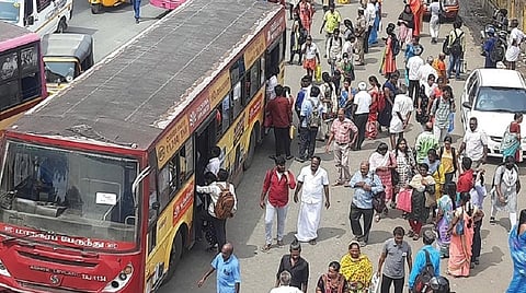 தென்மாவட்டத்தில் இருந்து வரும் பஸ்களை தாம்பரம் வரை இயக்கினால் ஒழுங்கு நடவடிக்கை