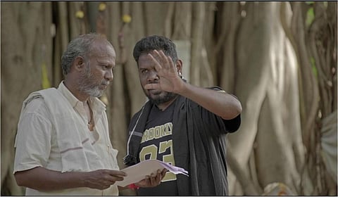 சாட்சி பெருமாள் - திரை விமர்சனம்: சினிமாப் பூச்சு இல்லாத சிறுகதை!