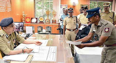 பெண்கள், குழந்தைகளுக்கு எதிரான குற்றங்களில் நடவடிக்கை எடுப்பதில் கூடுதல் கவனம் தேவை: டிஜிபி சங்கர் ஜிவால் அறிவுறுத்தல்
