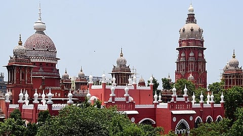 ரூ.20 லட்சம் வழிப்பறி வழக்கில் கைதான சிறப்பு எஸ்ஐ இருவருக்கு ஜாமீன்: சென்னை உயர் நீதிமன்றம் உத்தரவு