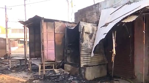ஜார்க்கண்ட் | ஹோலி ஊர்வலத்தில் மோதல் - வாகனங்கள், கடைகளுக்கு தீ வைப்பு