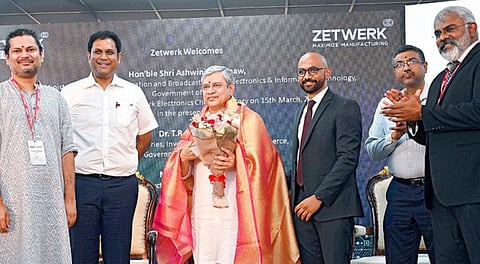 காஞ்சி, திருவள்ளூரில் ரூ.1,112 கோடியில் புதிய மின்னணு உற்பத்தி பேட்டைகள்: அஸ்வினி வைஷ்ணவ் தகவல்
