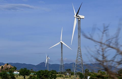 அறிவிப்பு வெளியாகி 2 ஆண்டாகியும் காற்றாலை மின்நிலையங்கள் தொடங்கப்படவில்லை: தொழில் துறையினர் அதிருப்தி
