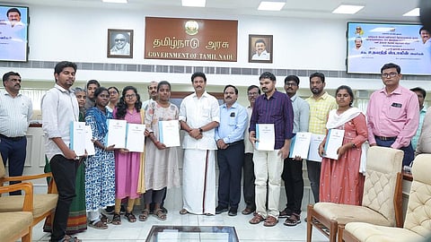 டிஎன்பிஎஸ்சி மூலம் தேர்வான 217 பேருக்கு பணி ஆணை: அமைச்சர் அன்பில் மகேஸ் வழங்கினார்