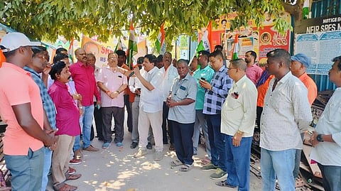 பழைய ஓய்வூதிய திட்டம் கோரி தென்னக ரயில்வே ஊழியர்கள் சங்கம் ஆர்ப்பாட்டம்