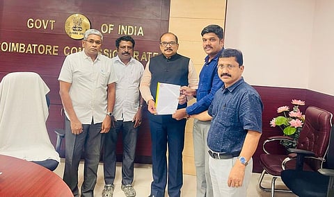 சின்னவேடம்பட்டி தொழில்கள் சங்கத்தினர் கோவை பந்தய சாலை பகுதியில் உள்ள மத்திய ஜிஎஸ்டி அலுவலகத்தில் ஆணையரை நேற்று மார்ச்(26-ம்தேதி) சந்தித்து, ‘சமாதான்’ திட்டம் தொடர்பாக கோரிக்கை முன்வைத்தனர்.