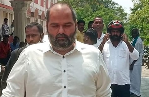 வானூர் நீதிமன்றத்தில் குணால் கம்ரா ஆஜரானார்.