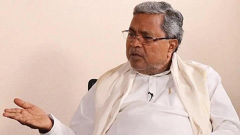 பால், டீசல், மெட்ரோ, மின்சார கட்டண உயர்வை கண்டித்து சித்தராமையா வீட்டை முற்றுகையிட்ட பாஜகவினர்