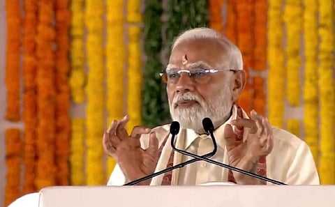 ‘தமிழகத்துக்கு மும்மடங்கு நிதி தந்தும் சிலர் அழுகின்றனர்’ - பிரதமர் மோடி விமர்சனம்