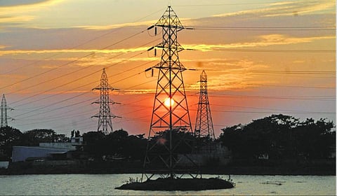 கோடை மழை தாக்கம்: தமிழகத்தில் 3,500 மெகாவாட் குறைந்த தினசரி மின் தேவை!