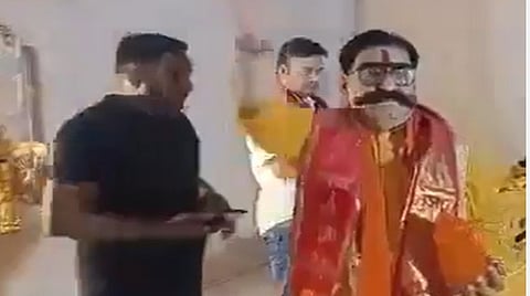 தலித் எம்எல்ஏ வருகையால் கோயிலை சுத்தப்படுத்திய பாஜக நிர்வாகி சஸ்பெண்ட்