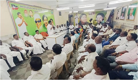‘எங்களுக்கு நிபந்தனை விதிக்க ஸ்டாலினுக்கு தகுதி இல்லை’ - புதுச்சேரி அதிமுக செயலாளர் அன்பழகன்