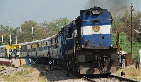 மேட்டுப்பாளையம் - திருநெல்வேலி வாராந்திர சிறப்பு ரயில் சேவை மீண்டும் இயக்கம்