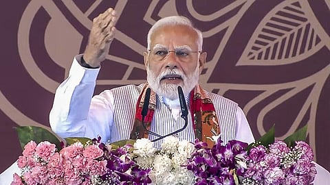 வாரணாசியில் பிரதமர் மோடி பேசிய காட்சி