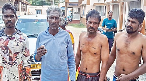 கடற்கொள்ளையர்களால் தாக்கப்பட்ட கோடியக்கரை மீனவர்கள்.