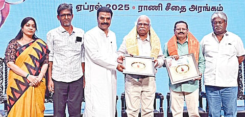 தமிழ் இலக்கிய வளர்ச்சிக்கு பாடுபடும் தமிழவன், திருநாவுக்கரசுக்கு மா.அரங்கநாதன் இலக்கிய விருதுகள்
