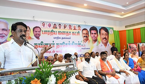 கோவையில் நடந்த பாஜக நிர்வாகிகள் கூட்டத்தில் அக்கட்சியின் மாநில தலைவர் நயினார் நாகேந்திரன் உரையாற்றினார் | படம்: ஜெ.மனோகரன்