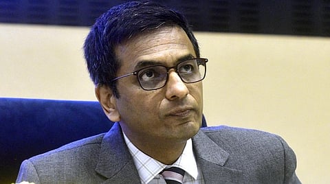 உச்ச நீதிமன்ற முன்னாள் தலைமை நீதிபதி சந்திரசூட்டுக்கு எதிராக குடியரசுத் தலைவரிடம் புகார் மனு
