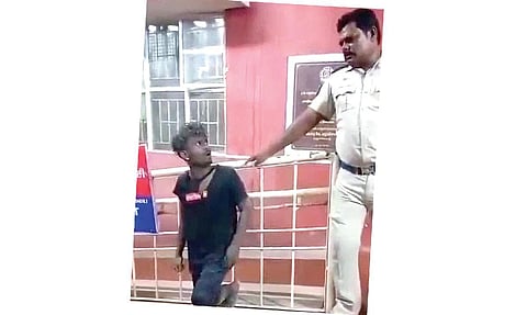 ‘முன்ன போனா முட்டுது... பின்ன போனா ஒதைக்கிது’ - காவலர்களைக் கதறவிட்ட கஞ்சா ஐயப்பன்!