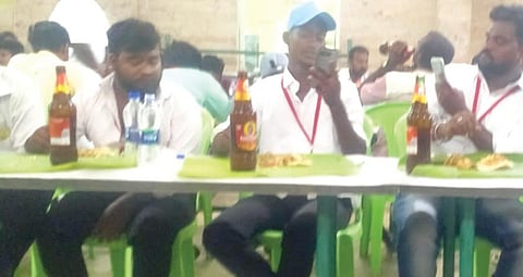 தலைக்கு ஒரு பிரியாணி... இலைக்கு ஒரு பீர்..! - திமுக இளைஞரணிக்கு இப்படியும் ஒரு ‘விருந்து’!
