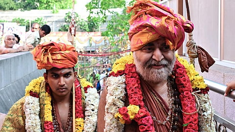 காஞ்சி காமகோடி பீடத்தின் 71-வது பீடாதிபதியாக ஸ்ரீ சத்ய சந்திரசேகரேந்திர சரஸ்வதி சுவாமிகள் பொறுப்பேற்பு