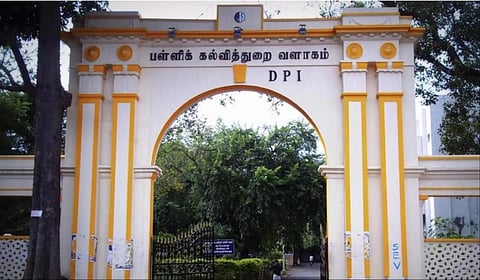 கோடை விடுமுறையில் சிறப்பு வகுப்புகள் நடத்தக் கூடாது: தனியார் பள்ளிகளுக்கு தமிழக அரசு எச்சரிக்கை
