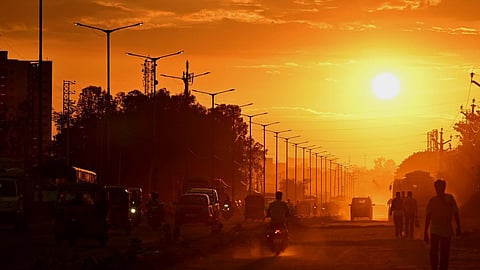 தமிழகத்தில் 11 இடங்களில் வெயில் சதம்; வேலூரில் 106 டிகிரி பதிவு: மே 5, 6-ல் கனமழை பெய்ய வாய்ப்பு