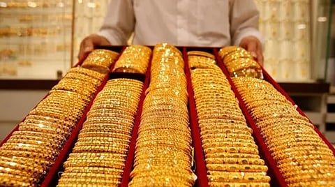 ஒரே நாளில் 2 முறை உயர்ந்து ‘ஷாக்’ கொடுத்த தங்கம்: பவுன் ரூ.72,800-க்கு விற்பனை