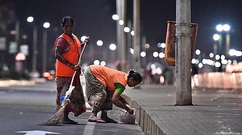 தூய்மை பணியாளர்கள் தொழில் முனைவோராக மாற்றம்; நல்ல திட்டத்தை தனிப்பட்ட லாபத்துக்காக பயன்படுத்த கூடாது: ஐகோர்ட்
