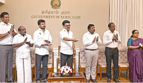 தமிழகத்தில் 2025-26 ஆம் கல்வியாண்டு முதல் செயல்படும் வகையில் 11 புதிய அரசு கலை மற்றும் அறிவியல் கல்லூரிகளை முதல்வர் ஸ்டாலின் தொடங்கி வைத்தார்.