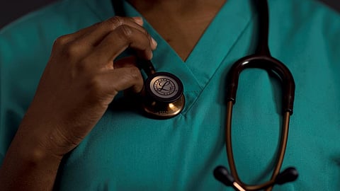 மரியாதை குறைவாக பேசியதாக வெளியான வீடியோ: சுகாதார அலுவலரின் கூட்டங்களை புறக்கணிக்கும் மருத்துவர்கள்!