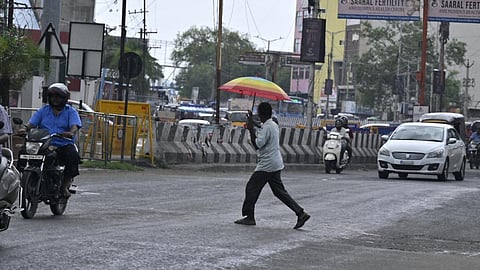 வங்கக் கடலில் புதிய காற்றழுத்த தாழ்வுப் பகுதி: தமிழகத்தில் எங்கெல்லாம் கனமழைக்கு வாய்ப்பு?