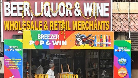 புதுச்சேரியில் மதுபான விலை உயர்வு அமலுக்கு வந்தது