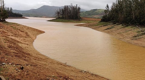 நீலகிரியில் பெய்யும் கனமழையால் வேகமாக நிரம்பும் அணைகள்