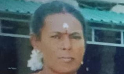 குலசேகரபட்டினத்தின் பெண் அடித்துக் கொலை: கணவர் தலைமறைவு