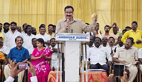 பாமக உறுப்பினர் சேர்க்கையைத் தொடங்கி வைத்து சோழிங்கநல்லூரில் நடைபெற்ற கூட்டத்தில் அக்கட்சியின் தலைவர் அன்புமணி ராமதாஸ் பேசினார்