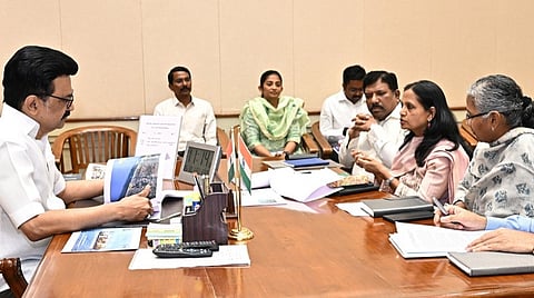 கேரள கடல் பகுதியில் எல்சா-3 கப்பல் கவிழ்ந்து விபத்து: தமிழக பகுதிகளில் பாதிப்பு குறித்து முதல்வர் ஆய்வு