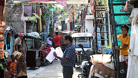 டெல்லி ‘மதராசி கேம்ப்’ மக்கள் சொந்த மாவட்டங்களுக்கு திரும்ப உதவி: தமிழக அரசு உறுதி