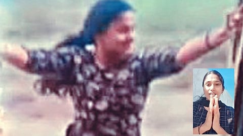 ரயில் படிக்கட்டில் தொங்கியபடி சகிலாபானு எடுத்த ரீல்ஸ். (உள்படம்) வீடியோவில் மன்னிப்பு கேட்ட சகிலாபானு.