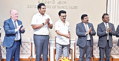 காஞ்சிபுரம் மாவட்டம் இருங்காட்டுக்கோட்டை சிப்காட் தொழிற்பூங்காவில் ரூ.300 கோடியில் அமைக்கப்பட்டுள்ள ரோபோட்டிக் பாகங்கள் உற்பத்தி ஆலையை காணொலி வாயிலாக நேற்று திறந்துவைத்தார் முதல்வர் மு.க.ஸ்டாலின்.
