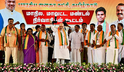 மதுரையில் நடந்த பாஜக மாநில நிர்வாகிகள் ஆலோசனைக் கூட்டம் மத்திய உள்துறை அமைச்சர் அமித்ஷா தலைமையில் நடைபெற்றது | படம் : நா. தங்கரத்தினம்