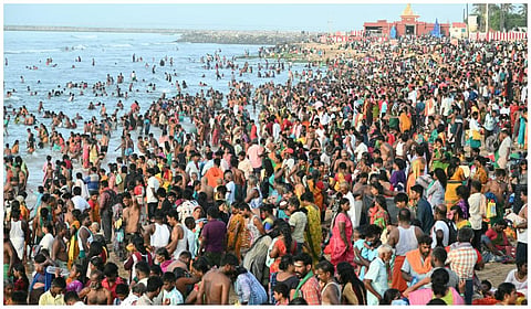 வைகாசி விசாகத் திருவிழா - திருச்செந்தூரில் லட்சக்கணக்கான பக்தர்கள் சுவாமி தரிசனம்