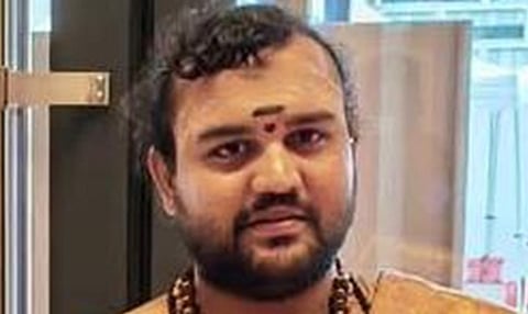 பாலியல் புகாரில் சிக்கி தலைமறைவாக இருந்த ஆம்பூர் கோயில் சிவாச்சாரியார் கைது!