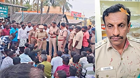 டாஸ்மாக் கடையை அகற்றக் கோரி கல்லாவி அருகே அம்மன் கோவில்பதியில் சாலை மறியலில் ஈடுபட்டவர்களிடம் பேச்சுவார்த்தை நடத்திய போலீஸார். (அடுத்தப் படம்) காவல் ஆய்வாளர் ஜாபர் உசேன்.