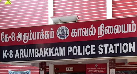 சென்னை: அடுத்தவர் மனைவியை திருமணம் செய்து வைக்க சொல்லி காவல் நிலையத்தில் இளைஞர் ரகளை