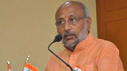 கூட்டுறவு இயக்கங்களுக்கு அரசியல் கட்சியினர் தலைவராக வரக்கூடாது: சி.பி.ராதாகிருஷ்ணன் கருத்து
