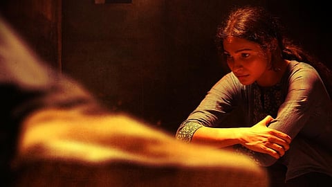 ‘மனுஷி’ படத்தில் ஆட்சேபகரமான காட்சிகளை நீக்கினால் சான்றிதழ்: உயர் நீதிமன்றத்தில் தணிக்கை வாரியம் தகவல்