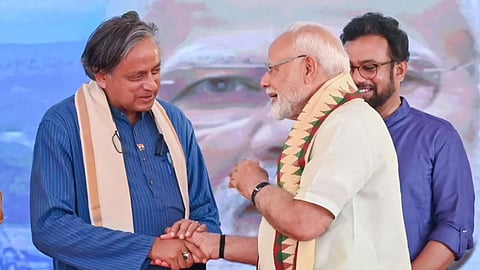 பிரதமர் மோடி இந்தியாவின் மிகப்பெரிய சொத்து: காங்கிரஸ் எம்.பி. சசி தரூர் மீண்டும் புகழாரம்