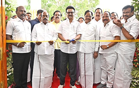 வேலூரில் ரூ.198 கோடியில் பன்னோக்கு உயர் சிறப்பு மருத்துவமனை: முதல்வர் மு.க.ஸ்டாலின் திறந்துவைத்தார்